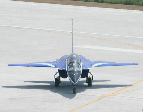 Máy bay huấn luyện L-15 do Trung Quốc chế tạo